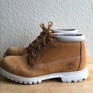 Timberland WaterProof Tan Nubuck Women’s Chukka 7M